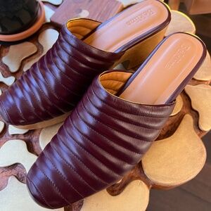 Beklina Ribbed Clog Size 9.5